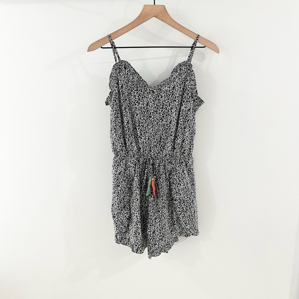 THML Ruffle Romper Black Size XS - Picture 3 of 7